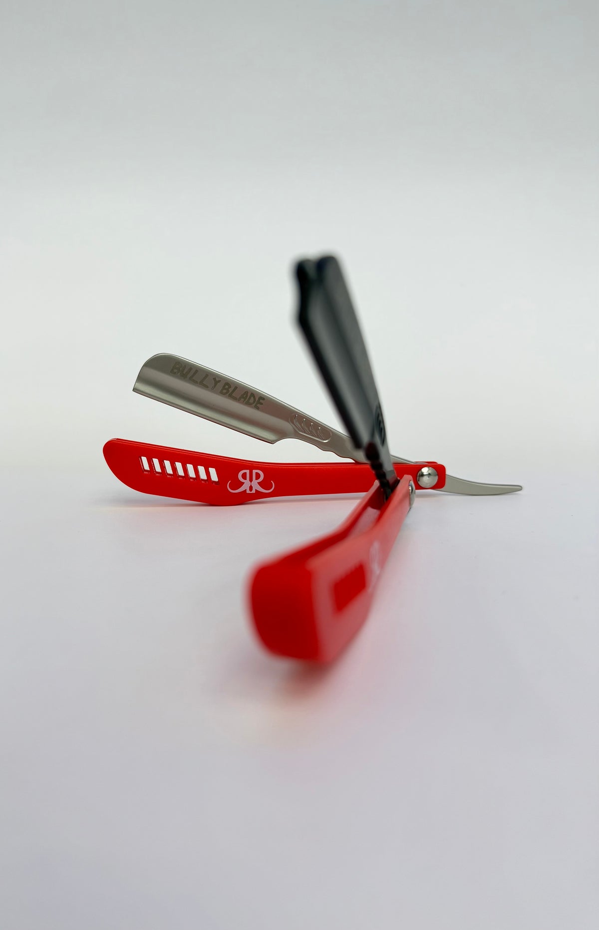 Bully Blade razor open
